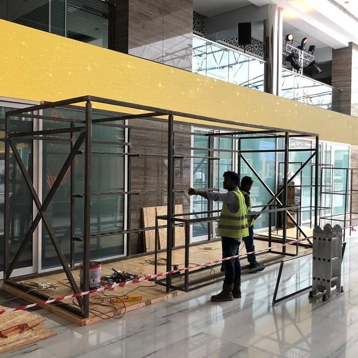 Tulip Flowers kiosk, Steel Frame Install